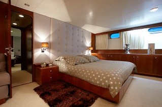 QUEEN SOUTH -  Master Cabin